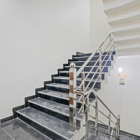 Townhouse P.S.Palace Near Amausi Metro Station Lucknow Exteriör bild