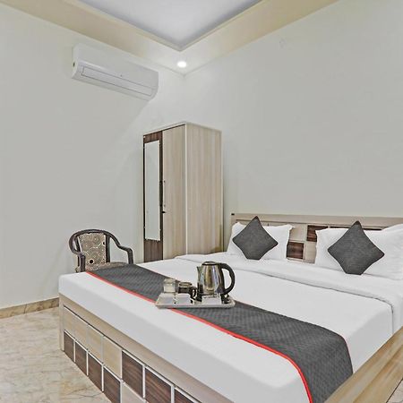 Townhouse P.S.Palace Near Amausi Metro Station Lucknow Exteriör bild