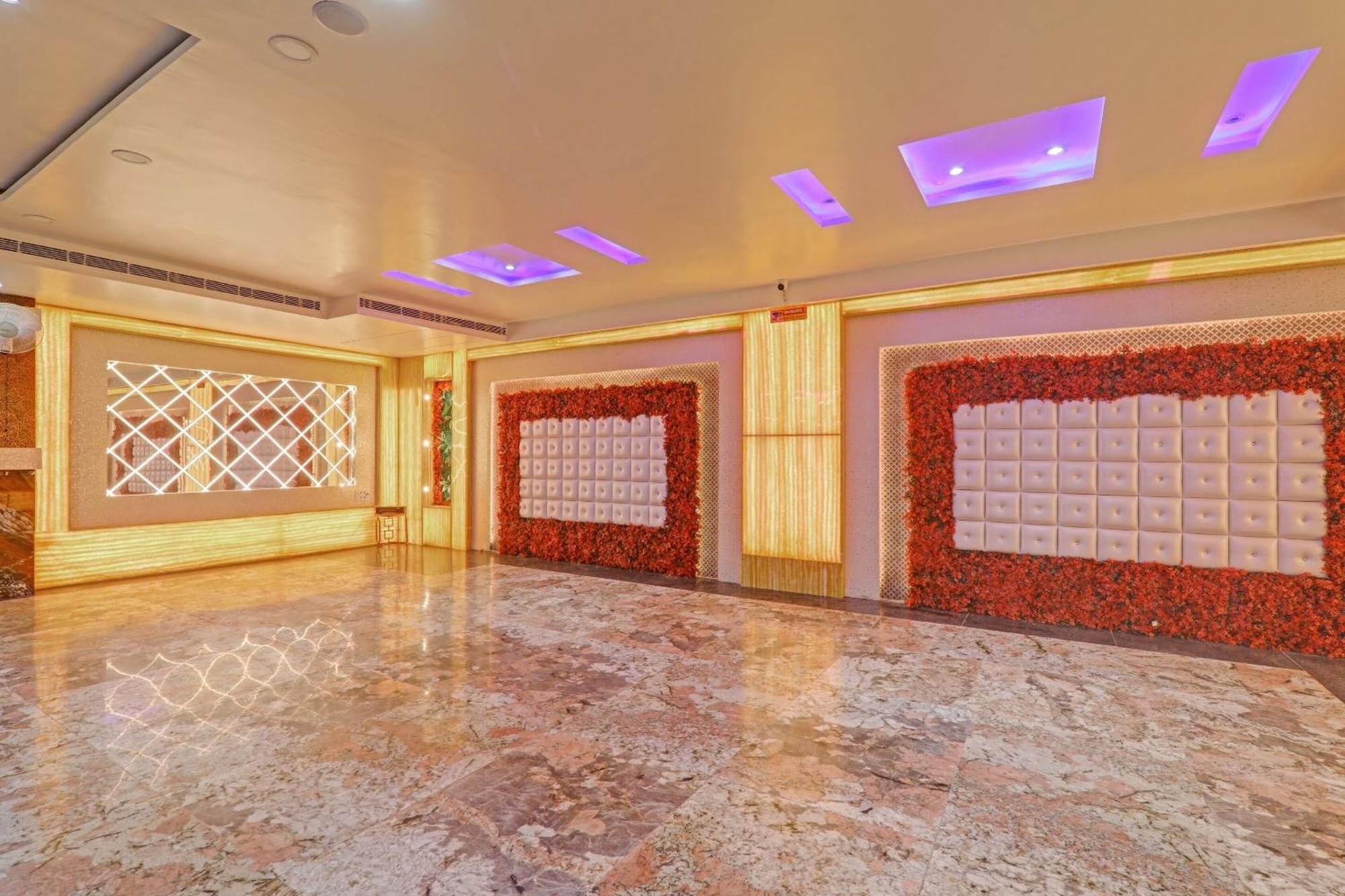 Townhouse P.S.Palace Near Amausi Metro Station Lucknow Exteriör bild