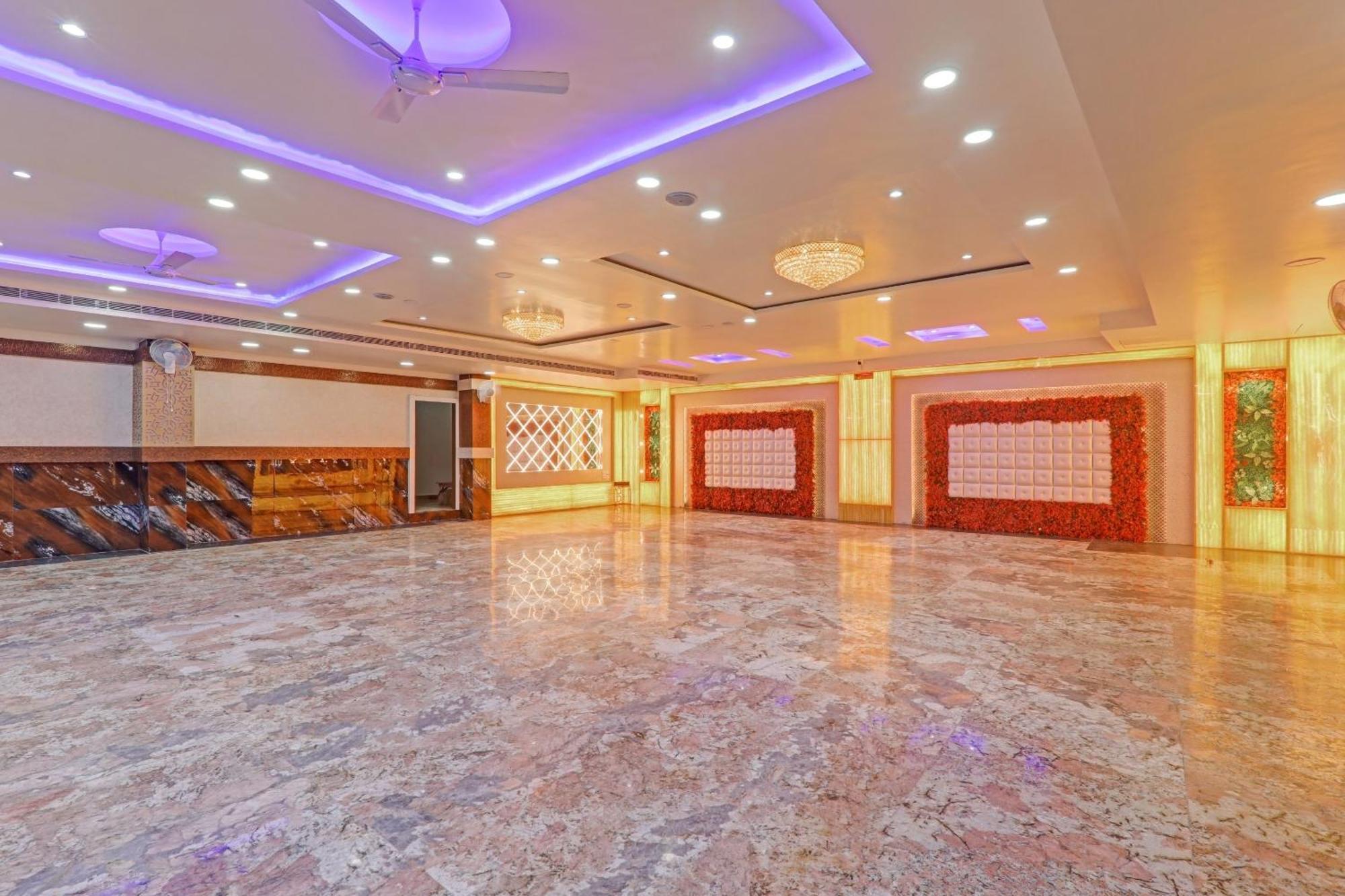 Townhouse P.S.Palace Near Amausi Metro Station Lucknow Exteriör bild